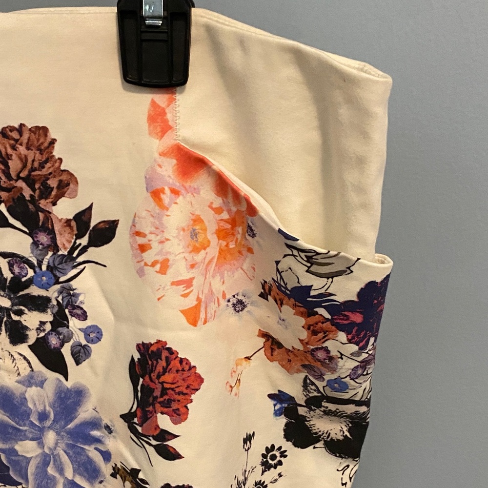 Club Monaco Floral Pencil Skirt size 4 - Picture 3 of 8